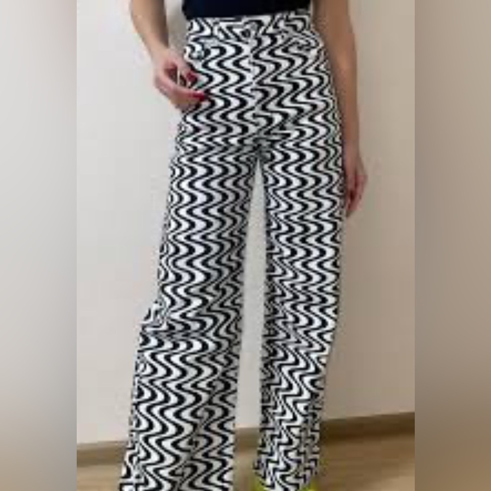 H&M Black and White Patterned Women's Pants 2 jeans wide leg high waist ribcage